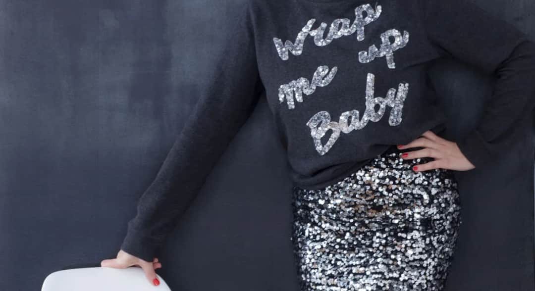 Cekinowa spódnica: Jakie bluzki wybrać? Uniknij modowej wpadki!