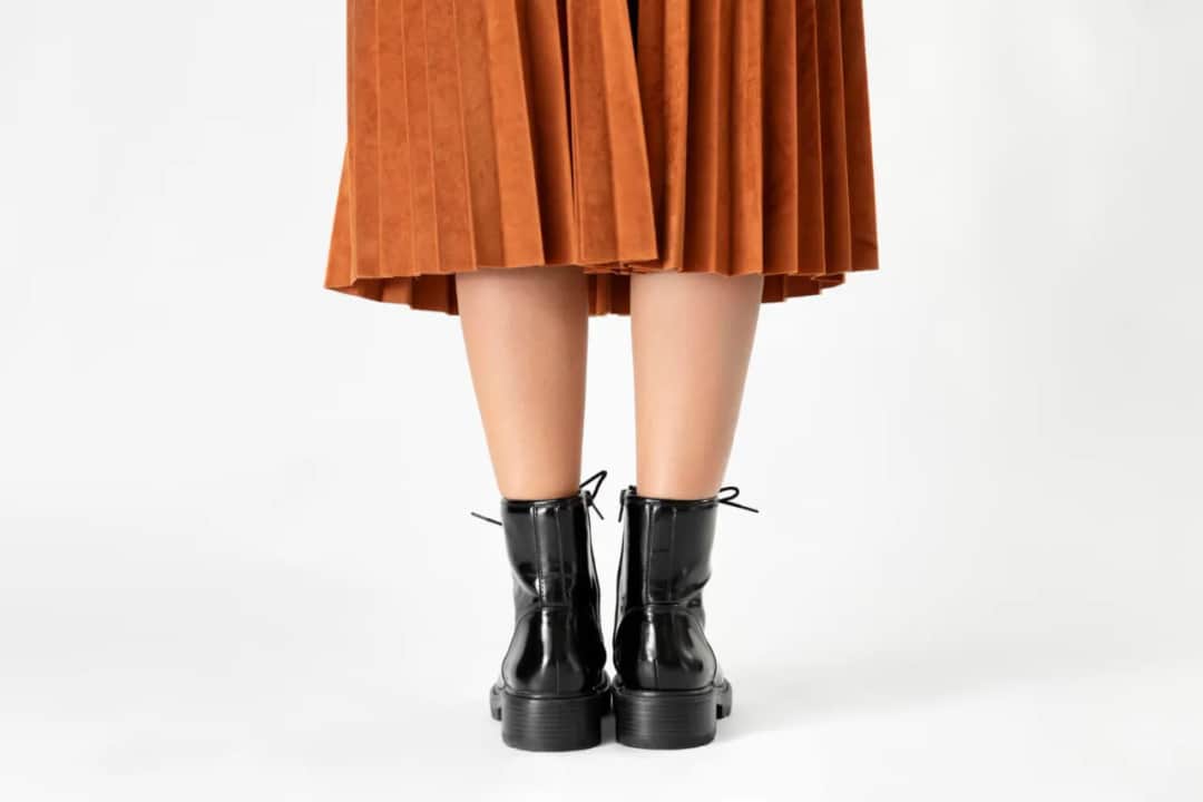 Jakie buty do spódnicy midi? Triki stylistki na idealne proporcje
