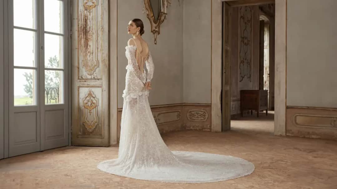 Koronkowa suknia ślubna: dobierz idealne dodatki bez wpadki!